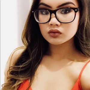 Meet your Posher, Meredith